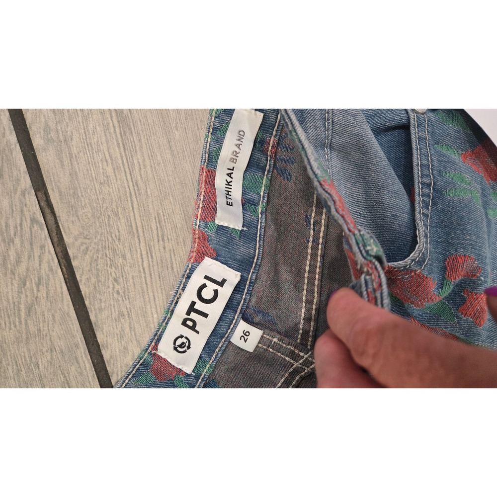 PTCL Ethikal Brand Floral Rose Print Straight Leg Jeans Light Wash Blue Size 26 - Picture 3 of 6